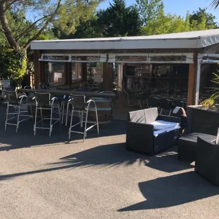 Confortable, Animaux Admis - 4 Pers. - Api-1-52-2799